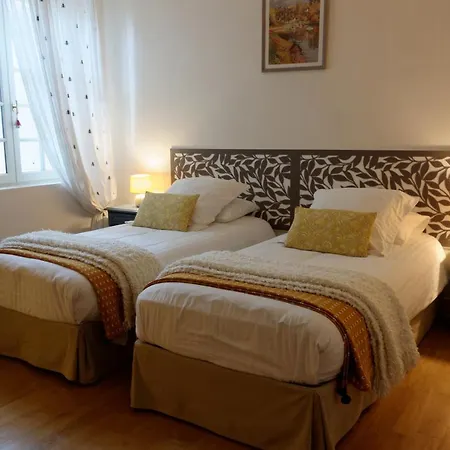 Bois De Cadene Bed and Breakfast 3*