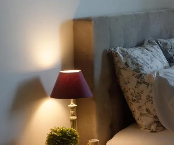 Bois De Cadene Bed & Breakfast