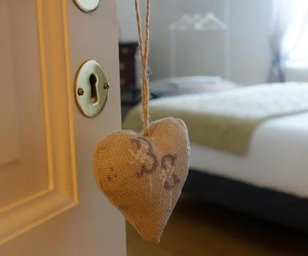 Bed & Breakfast Bois De Cadene 3*